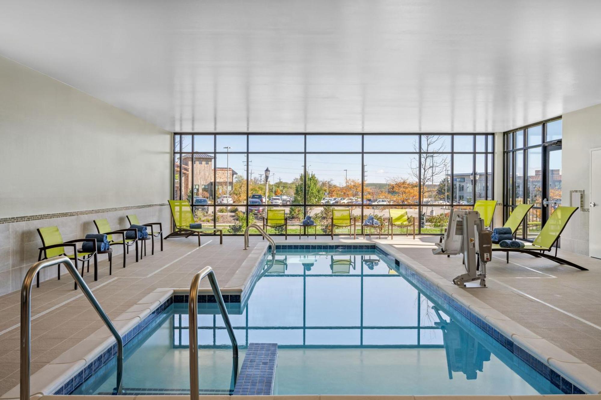 Springhill Suites By Marriott Menomonee Falls 外观 照片
