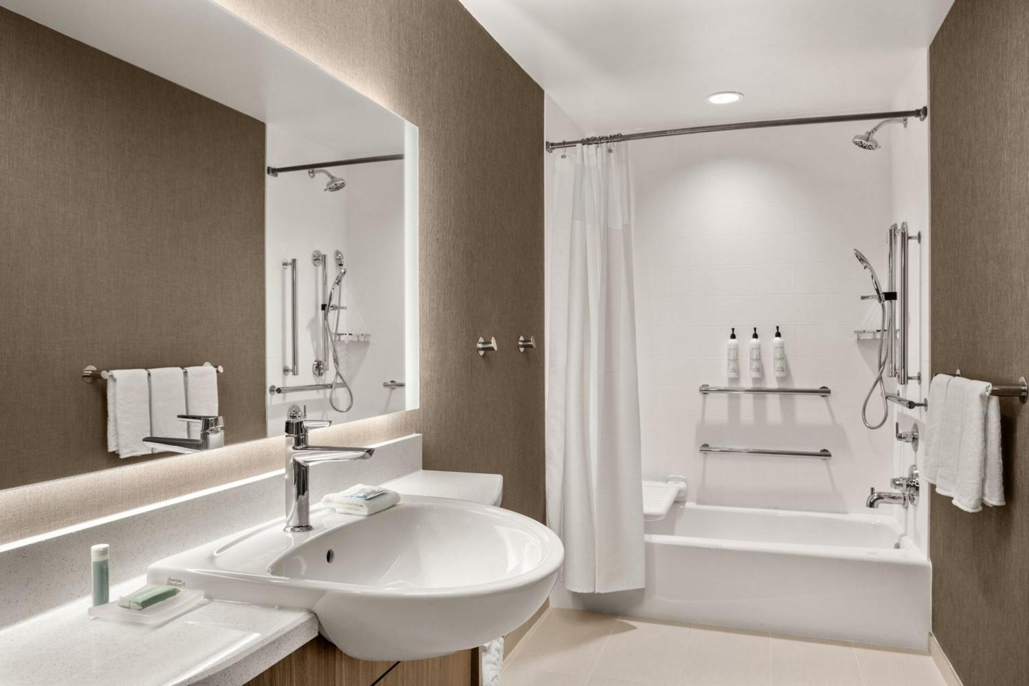 Springhill Suites By Marriott Menomonee Falls 外观 照片